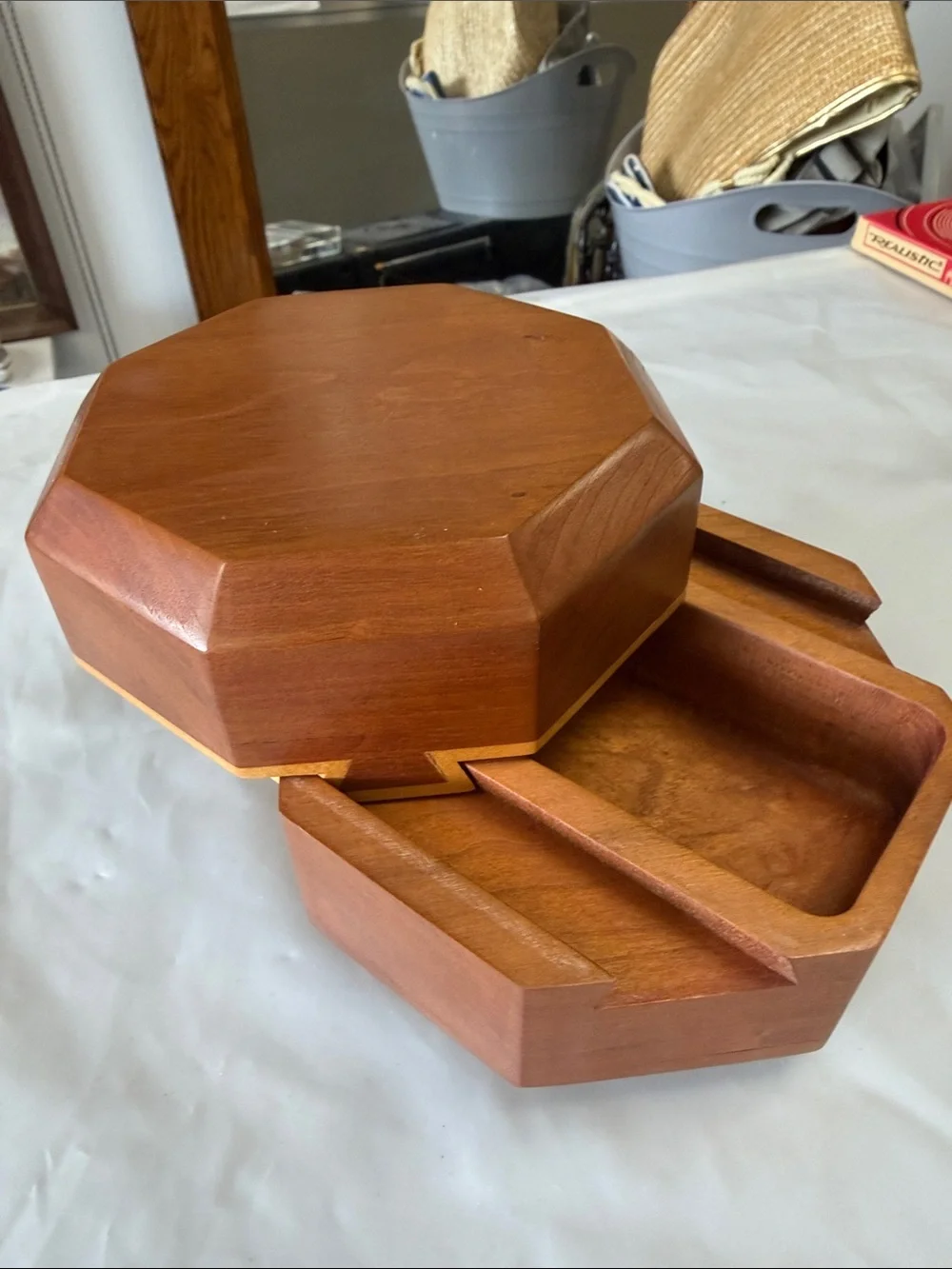 No Label classic octagonal